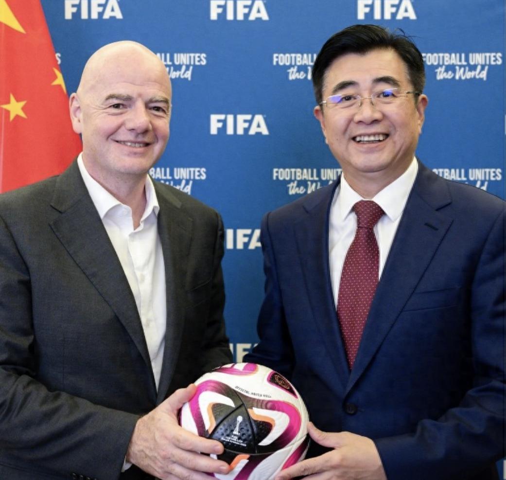 开云体育入口-国足选聘主帅仅3天，西班牙61岁名帅投简历！曾率巴萨夺青年欧冠