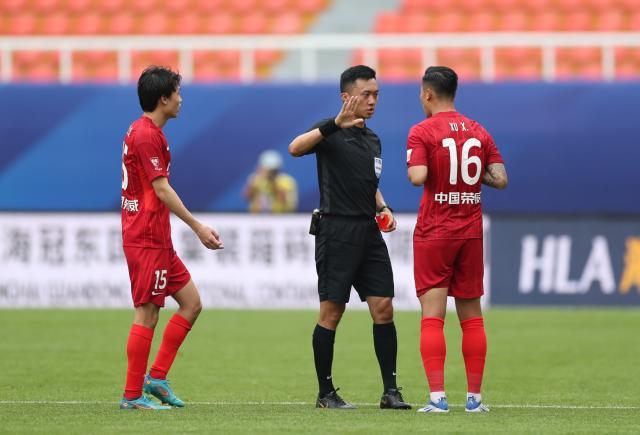 开云体育官网-郑铮徐新两国脚相继“开门红” 媒评：愚蠢！不当示范