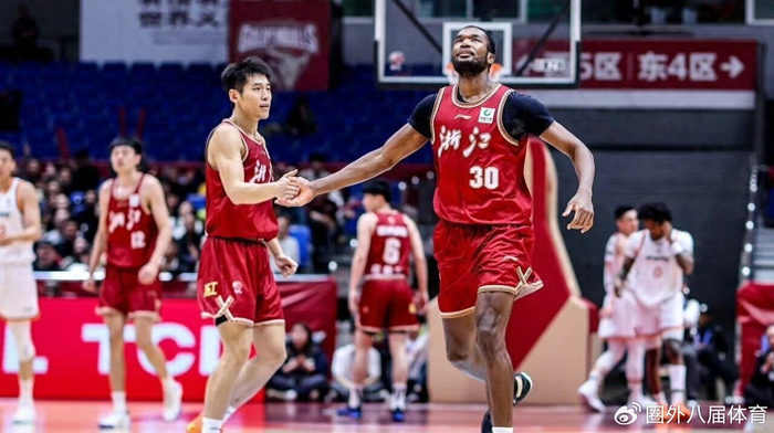 开云体育平台app-郭艾伦缺席，上海大胜广州！张镇麟9中1狂打铁，王哲林破万分大关|上海队|洛夫顿|浙江队|浙江男篮|上海男篮_新浪体育_新浪新闻