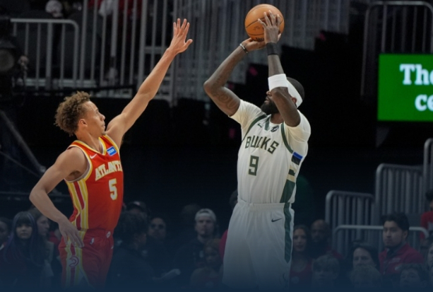 年轻新星争相爆发，黑马9连胜，雄鹿被暴打，字母哥看不到希望|老鹰|吉安尼斯·安特托孔波|扬尼斯-阿德托昆博|密尔沃基雄鹿队|亚特兰大老鹰队_新浪体育_新浪新闻