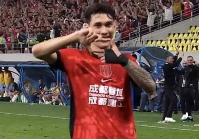 开云体育官网-成都蓉城豪取8连胜，进攻防守全中超第一：至少8人可进国足！